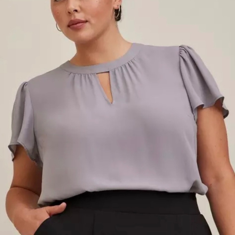 Torrid‎ Grey Georgette Flutter Sleeve Keyhole Blouse Plus Size 2 2X